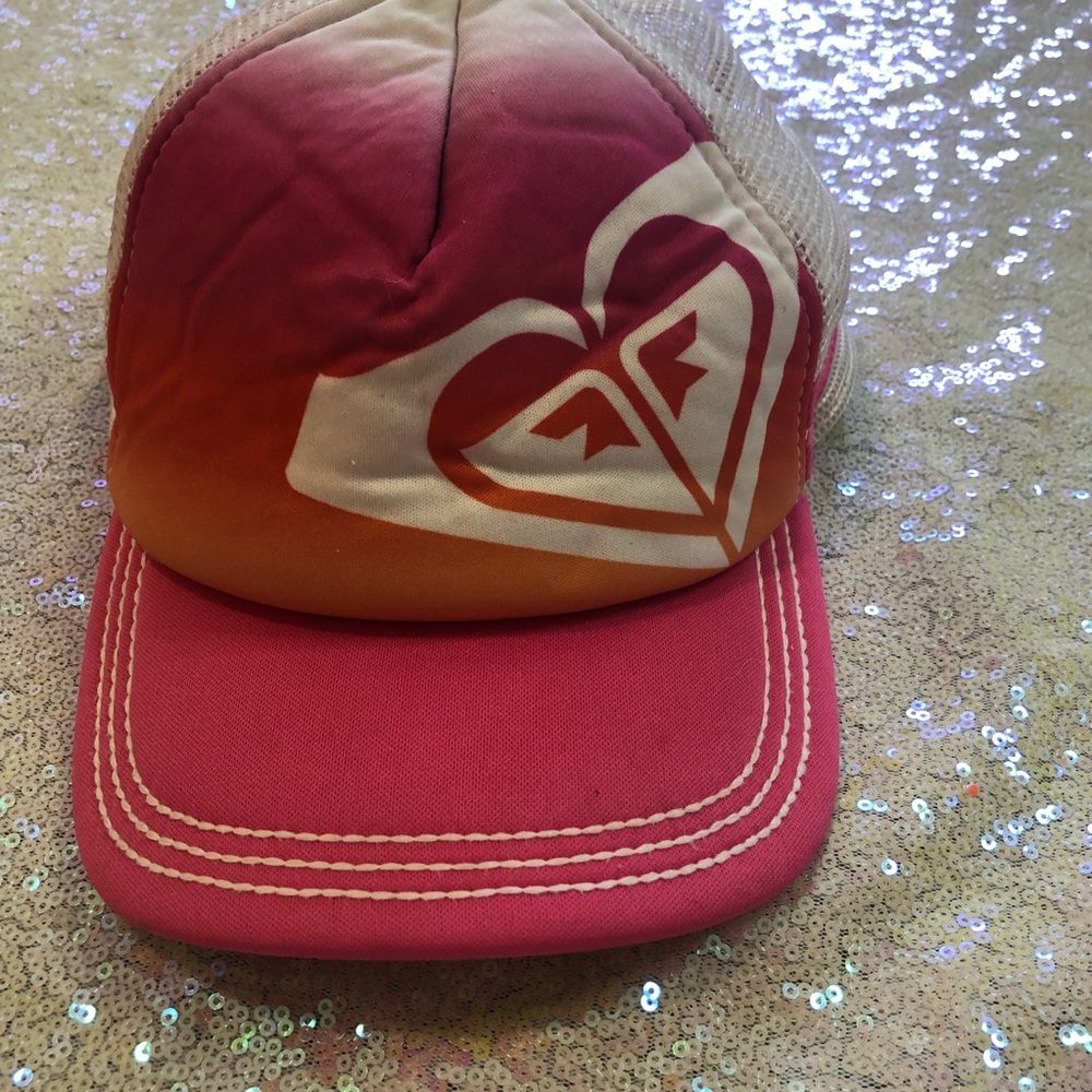Pacsun Hurley adjustable trucker hat. Pink & white heart baseball cap